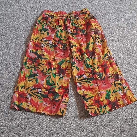 New Wide Leg Crop Capris Pant - Picture 7 of 9